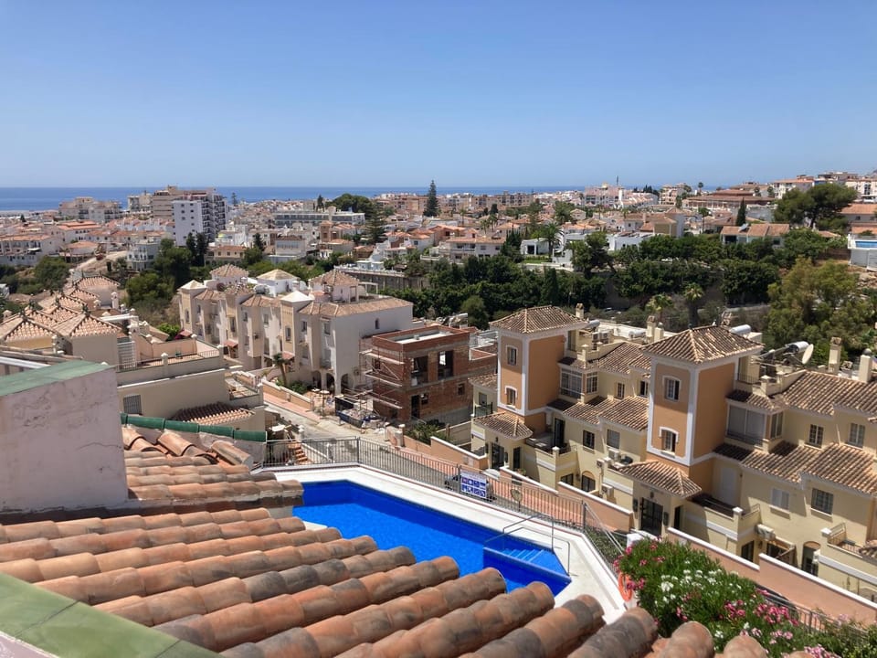 SHR061 Apartamento con piscina cerca de la playa Apartment in Nerja