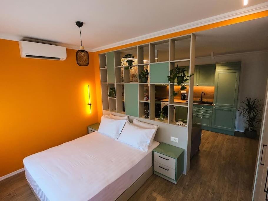 Bed, Bedroom, air conditioner