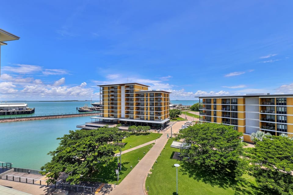 Waterfront Monsoon Suite Top Floor 2 Bedroom Apt Apartment in Darwin