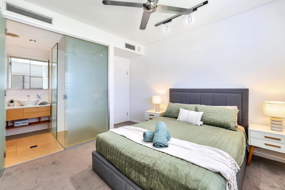 Waterfront Monsoon Suite Top Floor 2 Bedroom Apt Apartment in Darwin