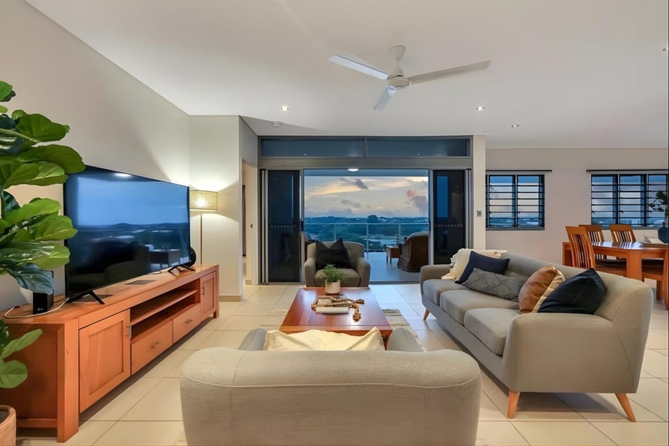 Unrivalled, Sublime and Simply Superb Sub-Penthouse Apartment in Darwin