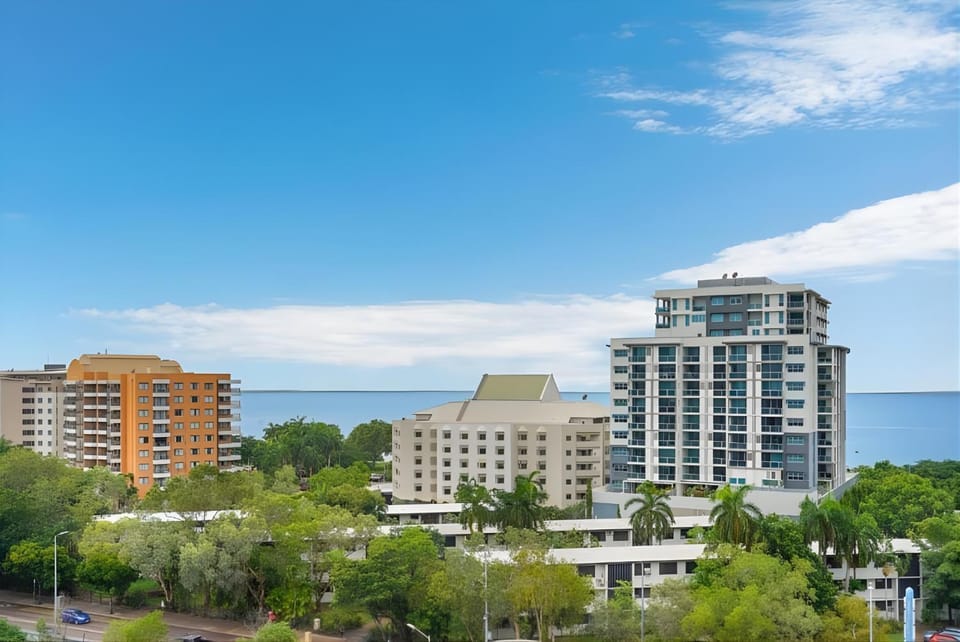 Large 11th floor City Apartment - Sea Views Apartment in Darwin