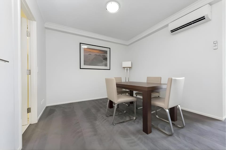 Light and Spacious CBD Apartment with Ocean views Apartment in Darwin