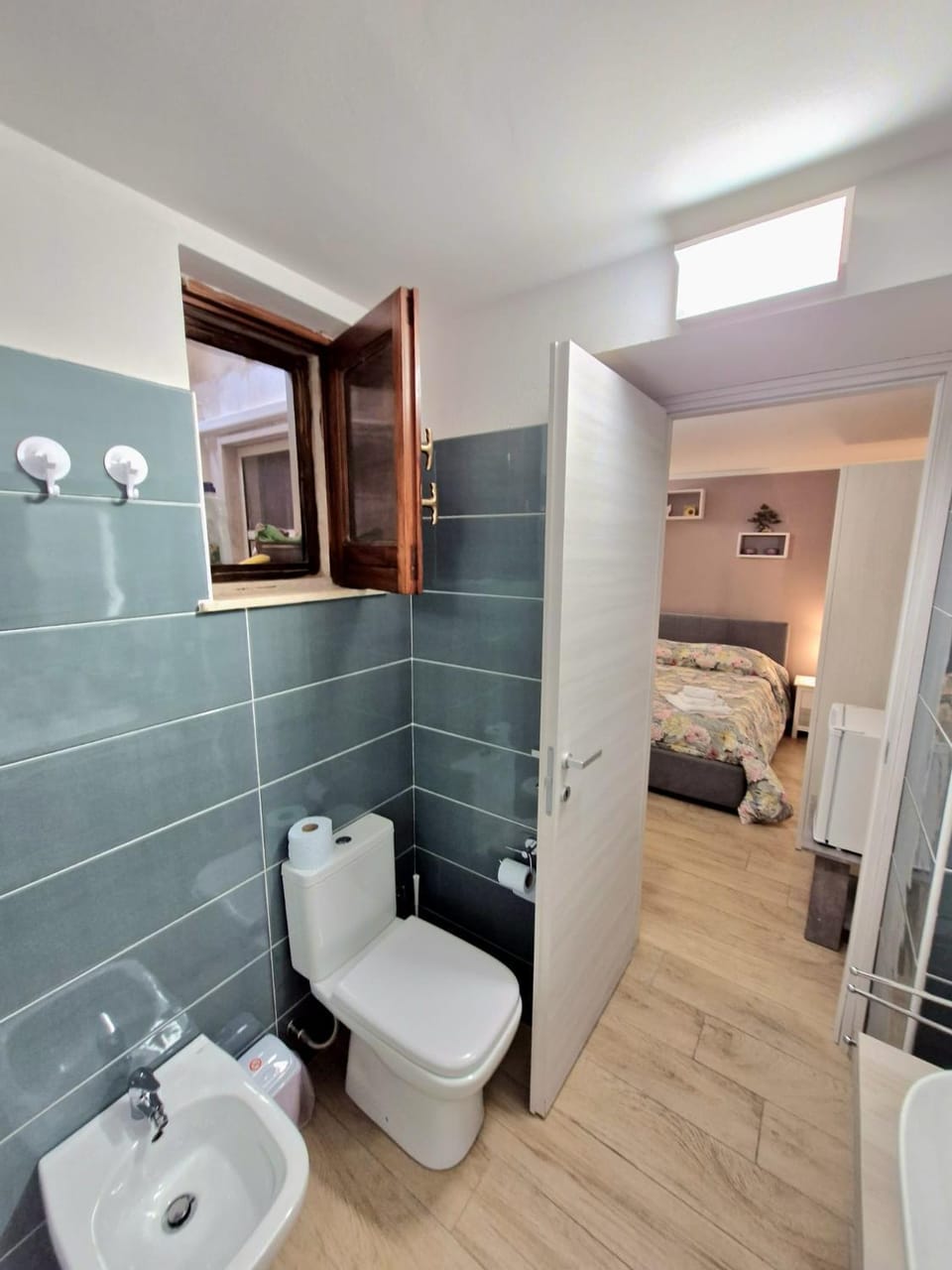 Toilet, Bed, Bathroom, bidet