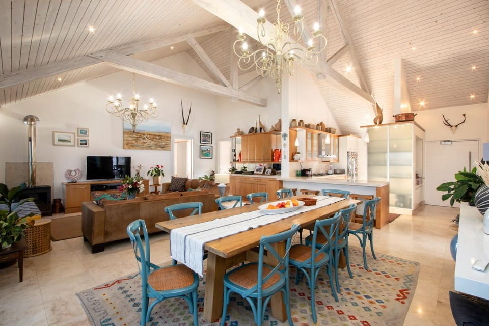 Living room, Dining area, kitchen