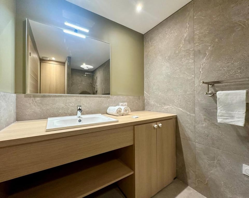Le Safari - Neuf - Parking Privé - Calme - Wifi - Clim Apartment in Mont-de-Marsan