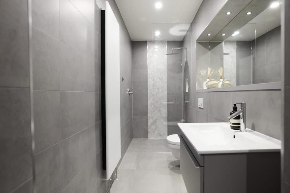 The Bayswater Retreat - Adorable 3BDR Flat with Balcony Apartment in City of Westminster