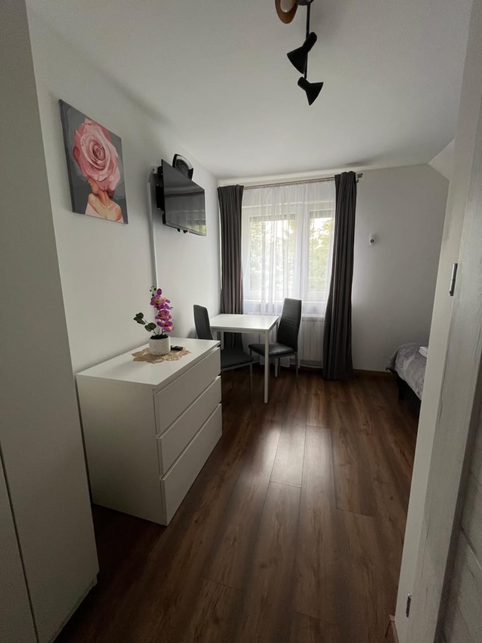 TV and multimedia, Seating area