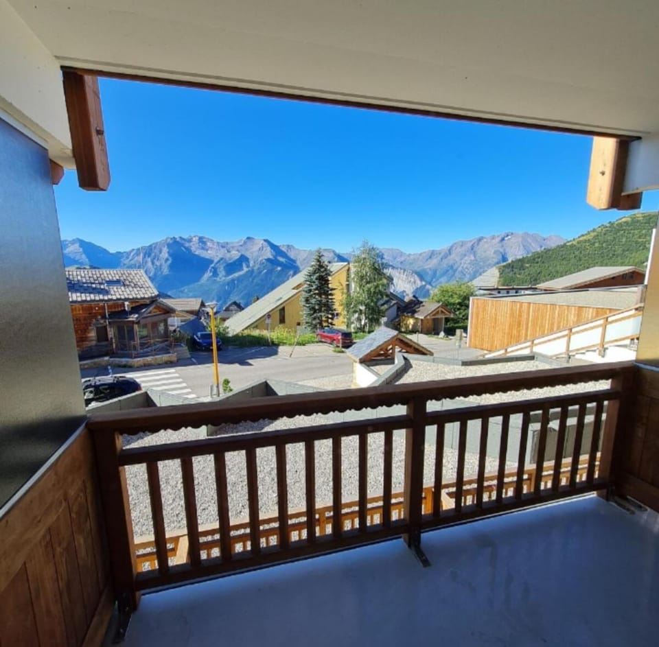 Studio Vieil Alpe avec vue et garage privé Apartment in Huez