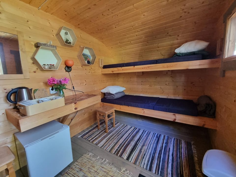 Bed, Kitchen or kitchenette, Photo of the whole room, Bedroom