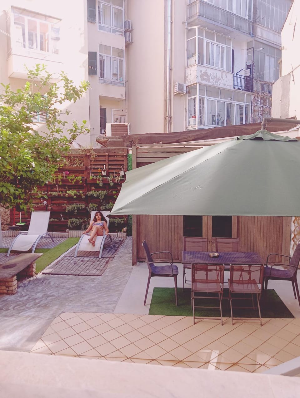 Property building, Patio, Balcony/Terrace, Dining area, sunbed