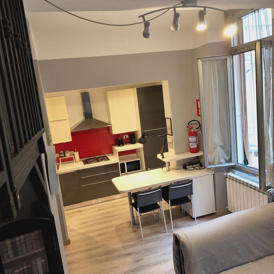 Kitchen or kitchenette, Living room, Seating area, Dining area, pet friendly, stove