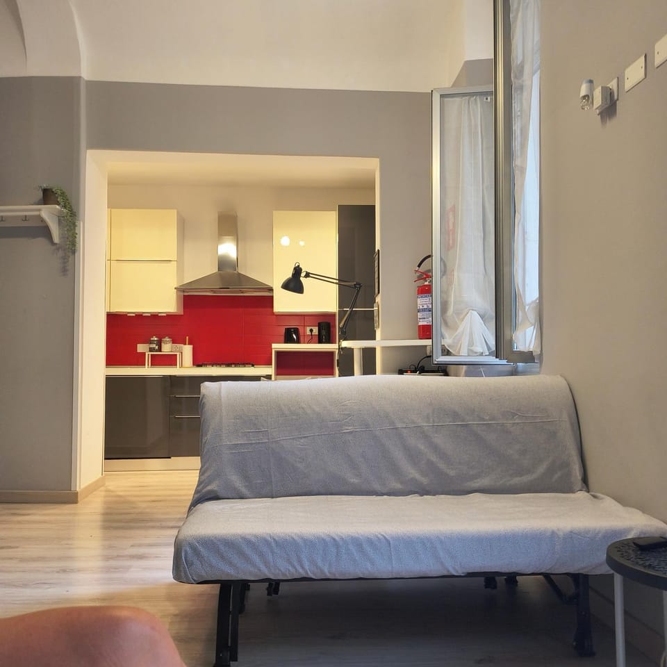 Kitchen or kitchenette, Living room, Seating area, Dining area, stove