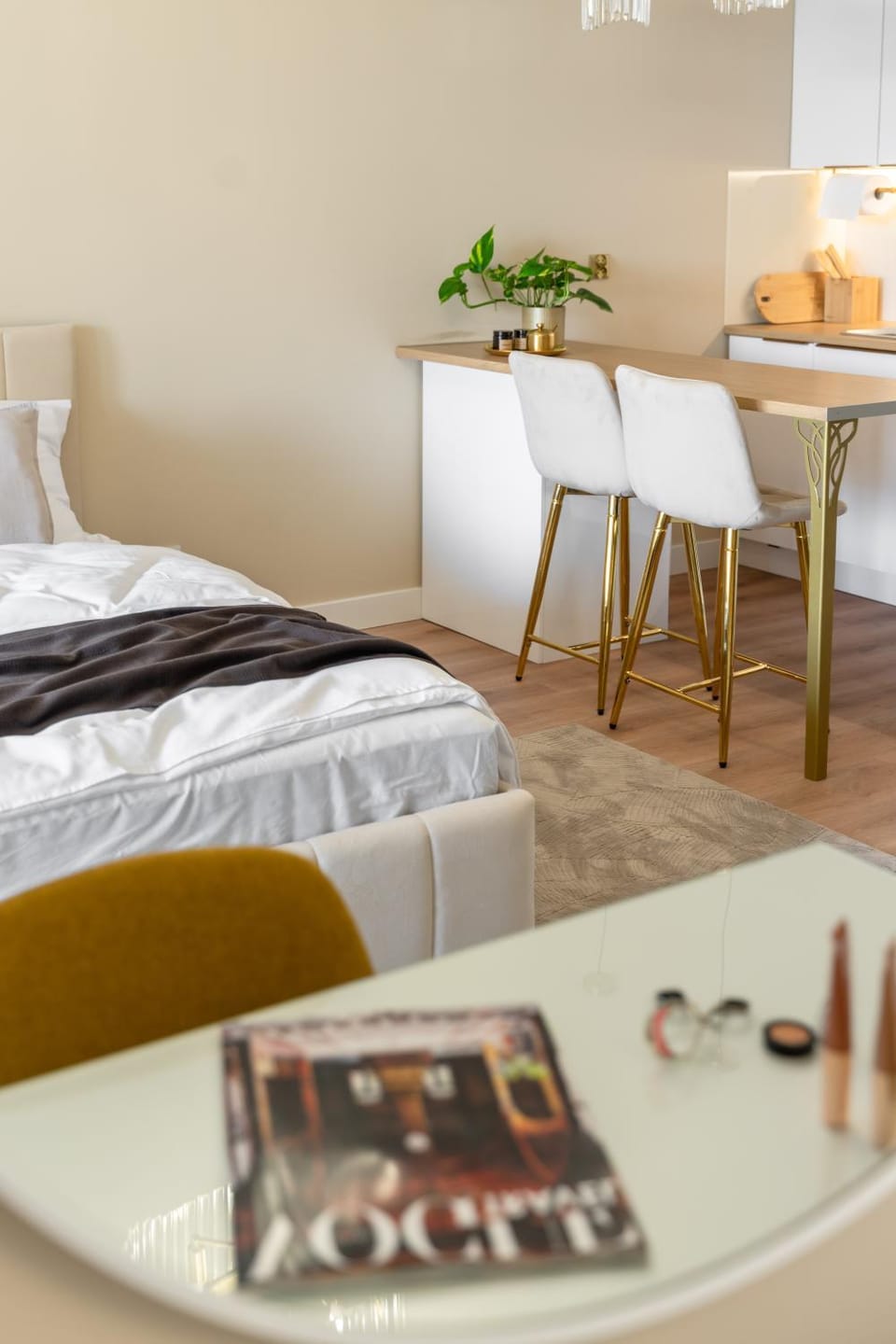Bed, Photo of the whole room, Dining area, Bedroom