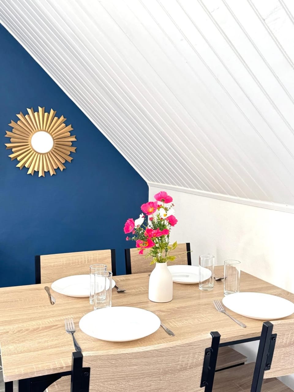 Seating area, Dining area