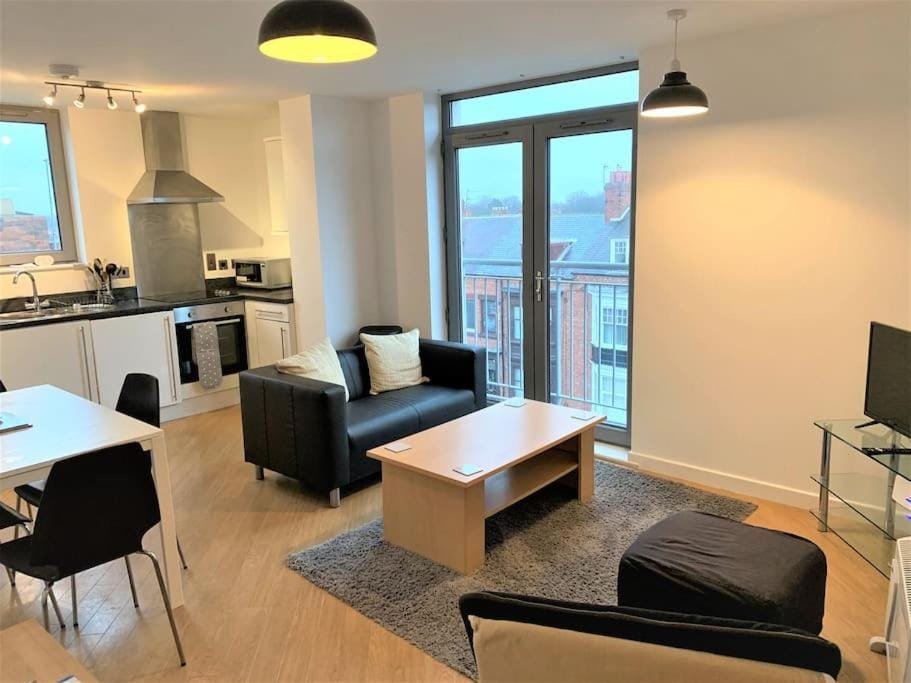 Kitchen or kitchenette, Seating area