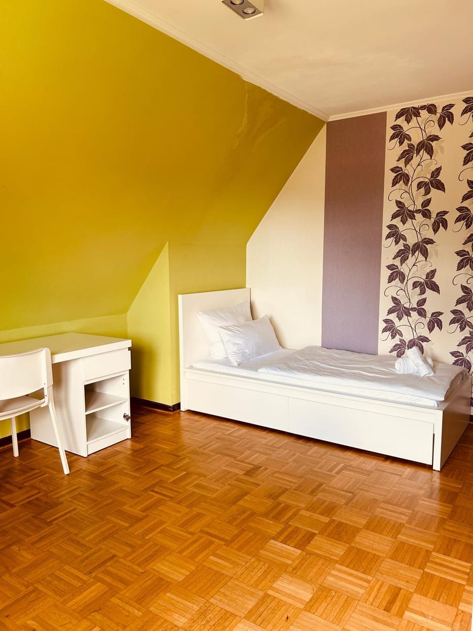 B53 I Teams I 5 Zi I P I 1,5 Bad Apartment in North Rhine-Westphalia