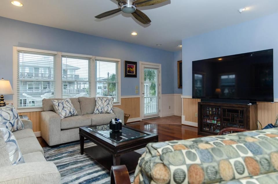 A Little Piece of Paradise by Bryant Real Estate House in Wrightsville Beach