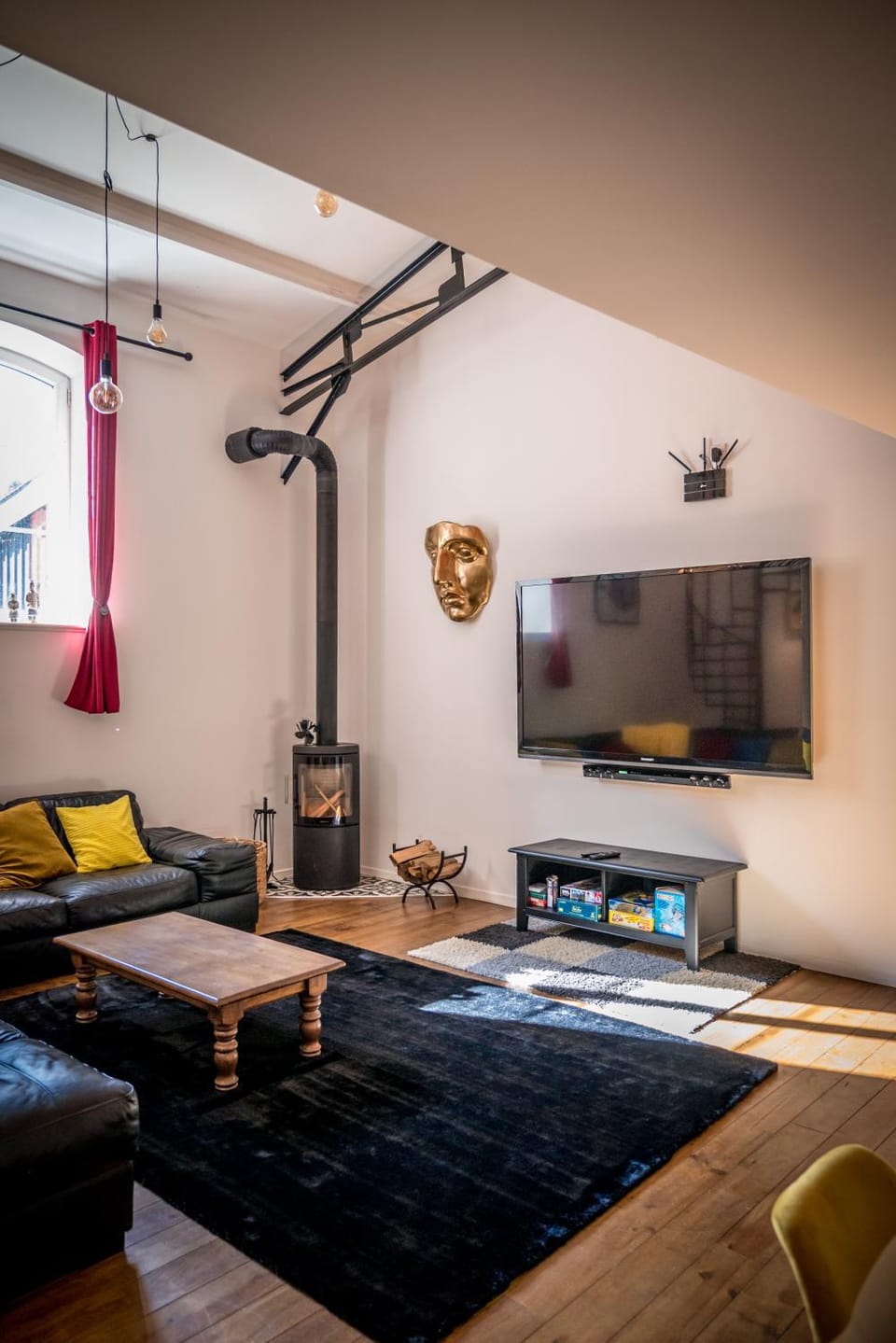 TV and multimedia, Living room, Evening entertainment