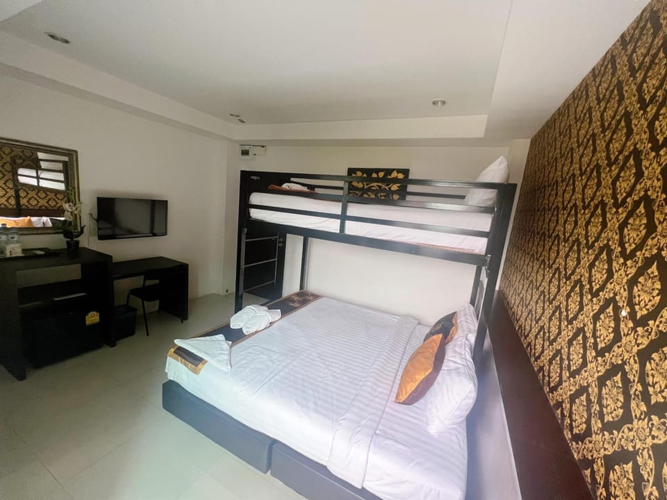 Adamaz House Bed and Breakfast in Bangkok