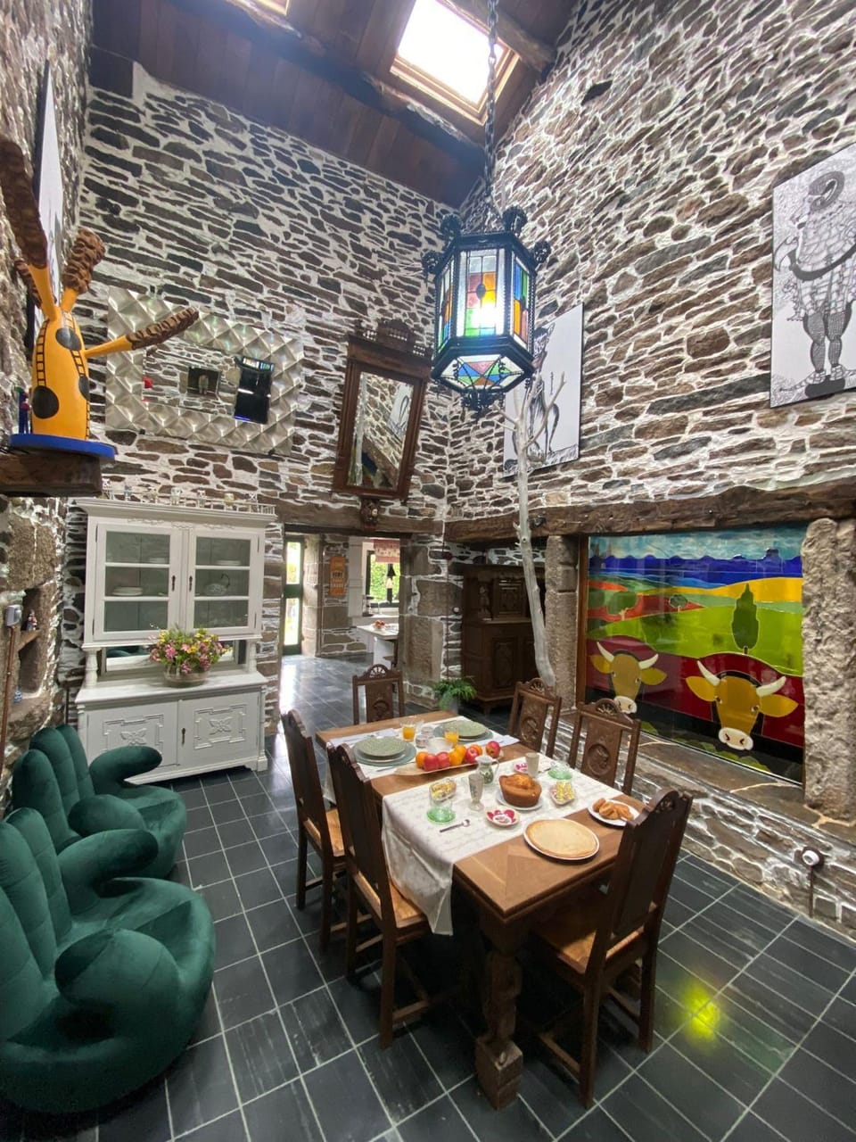 Living room, Dining area