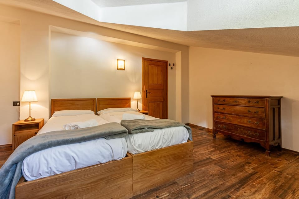 CHALET PONTAL 11 - Relax e vista sulle montagne - COUR 0154 Apartment in Courmayeur