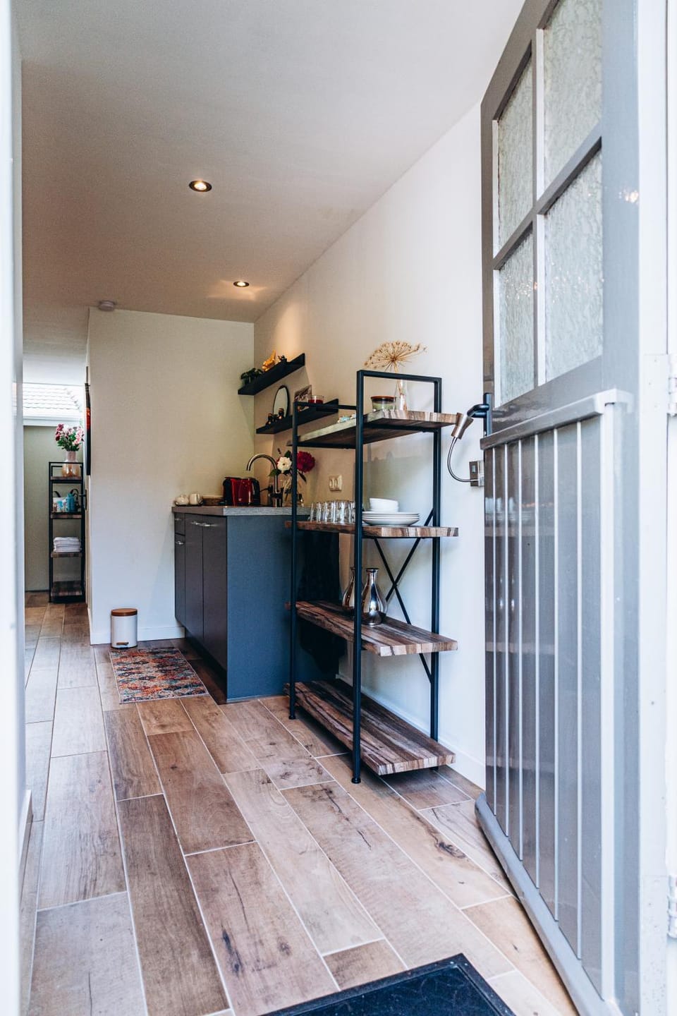 minibar, kitchen