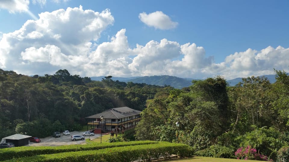 Property building, Day, Natural landscape, Landmark view, Mountain view, Area and facilities, Parking