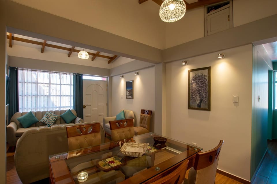 Living room, Seating area