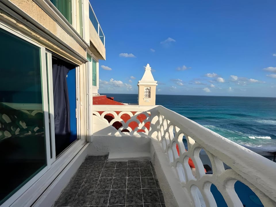 Property building, Balcony/Terrace