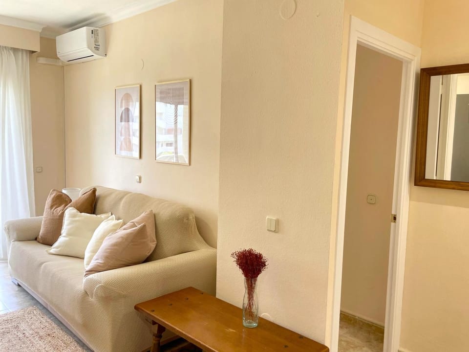 Living room, air conditioner