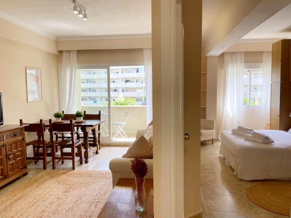 Living room, Photo of the whole room