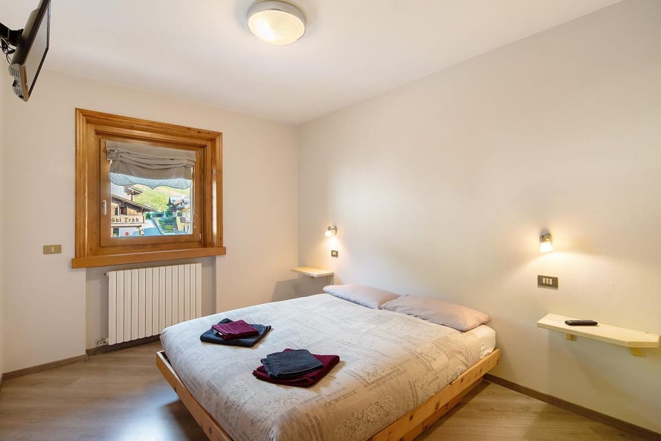 Living room, Bedroom