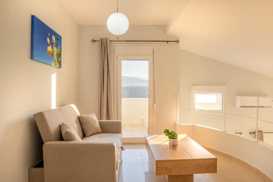 Bed, Natural landscape, Living room, Photo of the whole room, Seating area, Bedroom