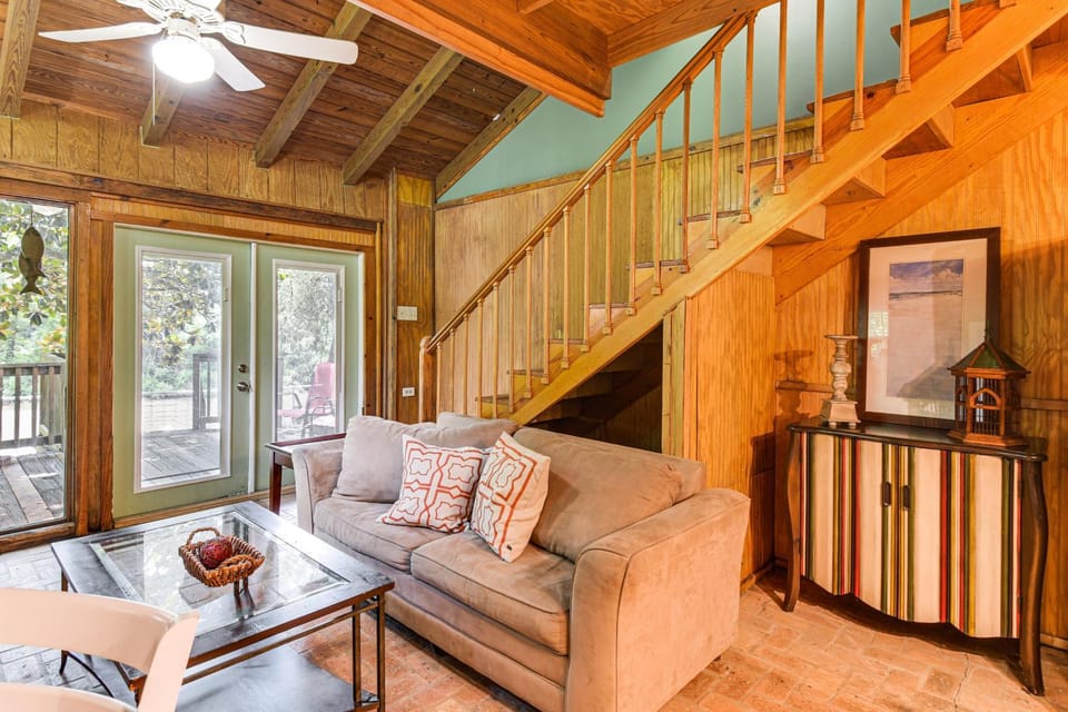 Riverfront Angler's Cabin in Fairhope w/ Deck! Cabin in Alabama