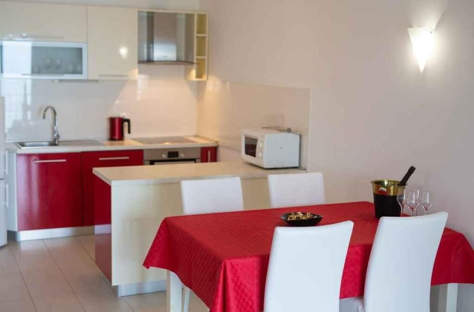 Kitchen or kitchenette, Living room, Dining area, microwave