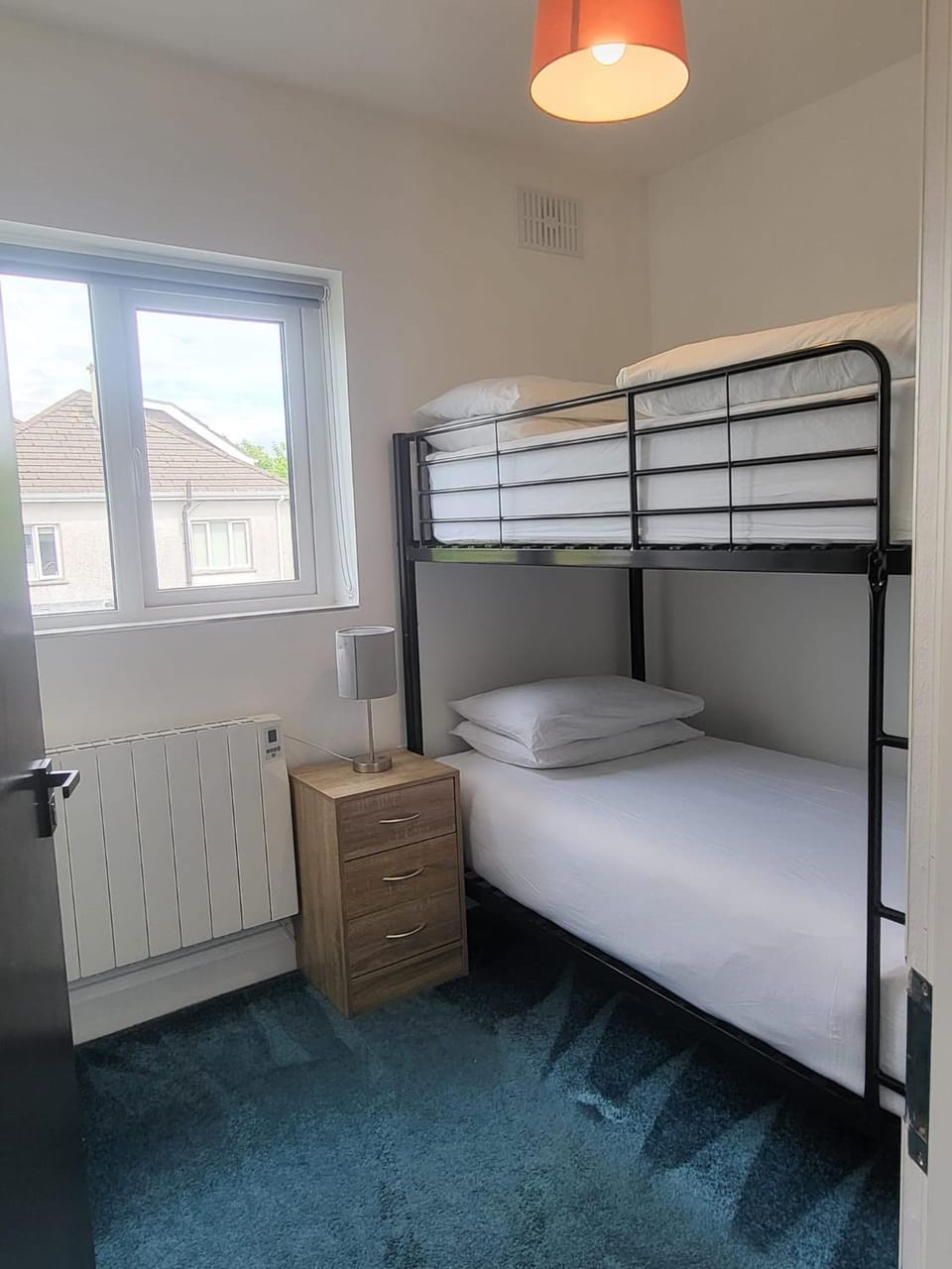Bed, Photo of the whole room, bunk bed