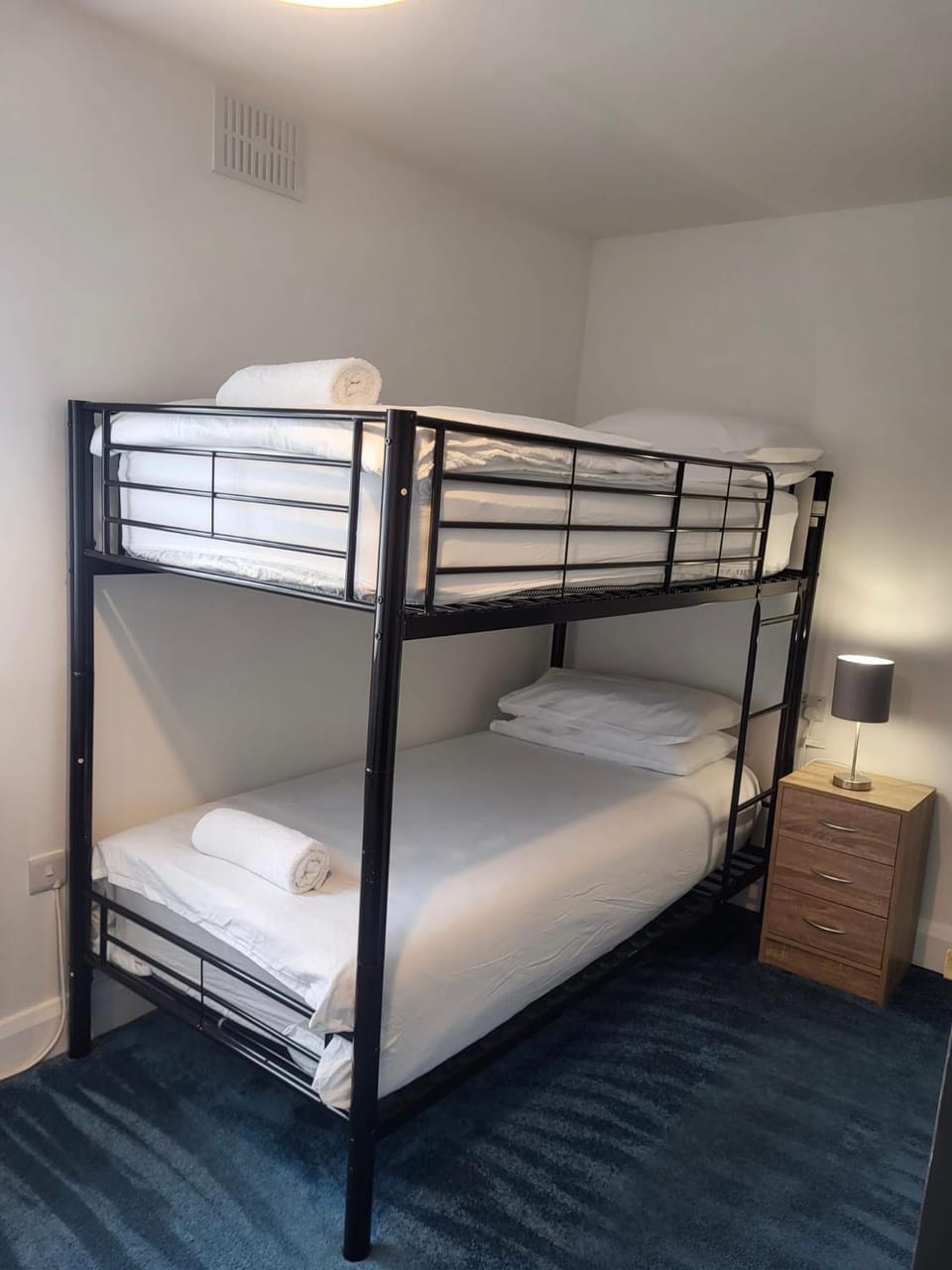 Bed, Photo of the whole room, bunk bed