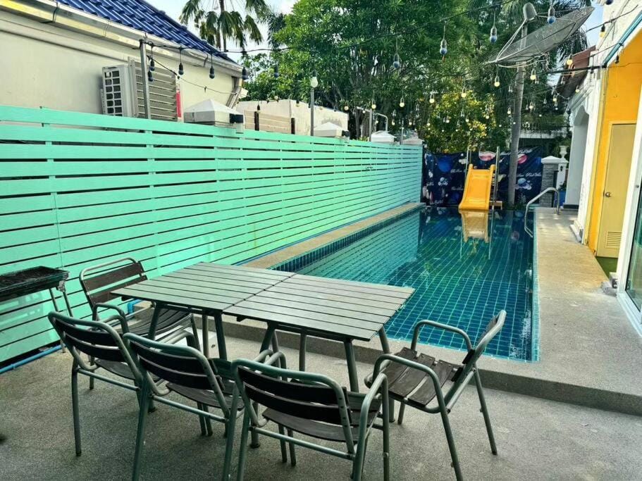 Swimming pool
