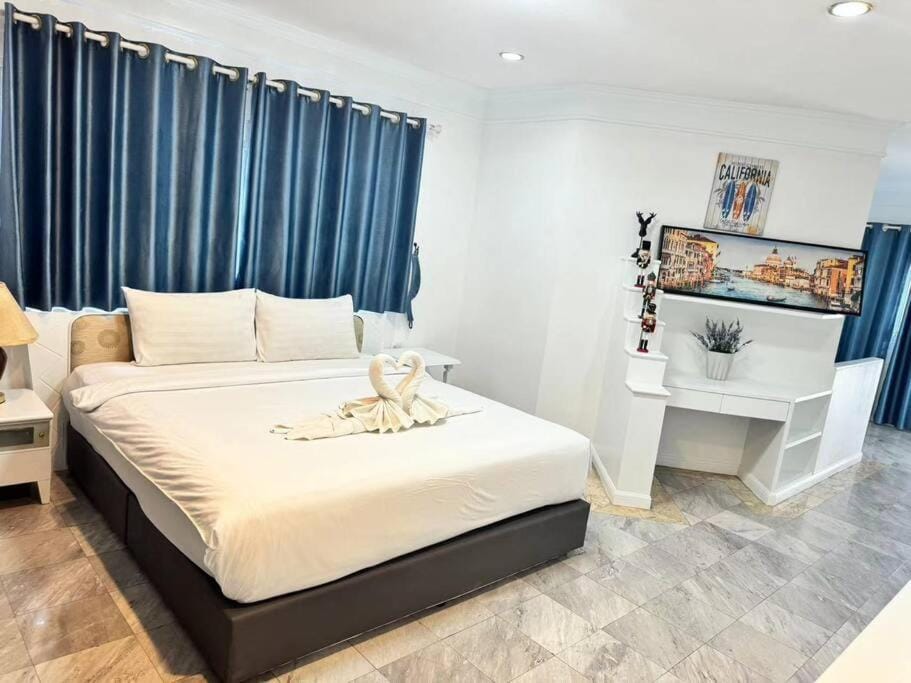 芭提雅南路4卧4卫 Blue Star Pool Villa 近步行街和夜市 Villa in Pattaya City