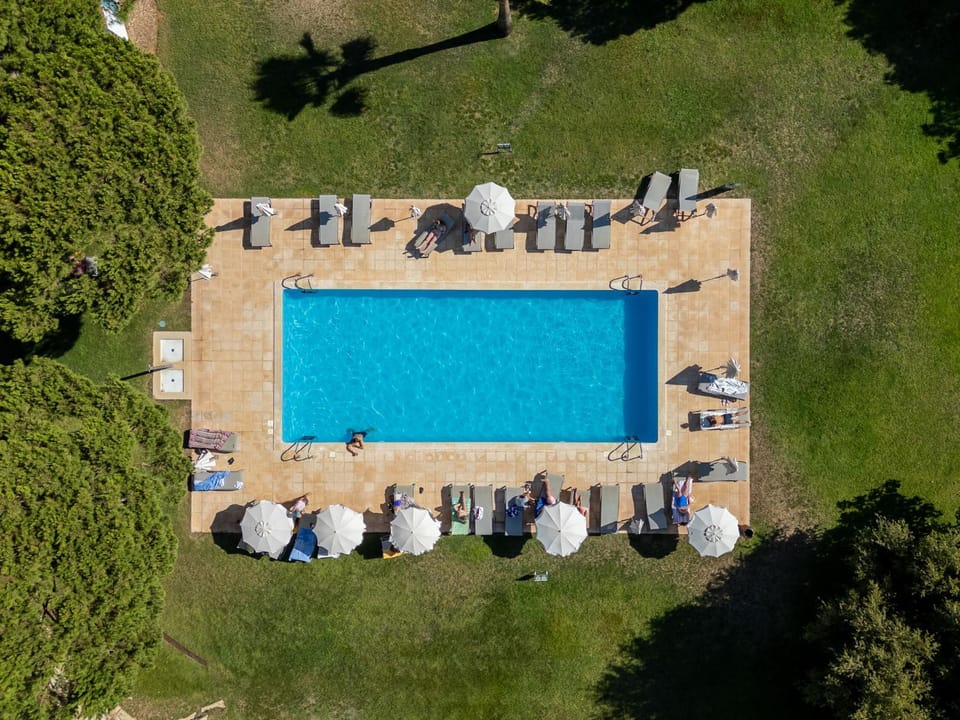 Day, Natural landscape, Bird's eye view, Pool view, Swimming pool, sunbed
