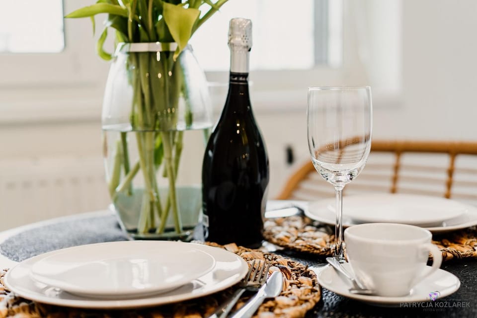 Food and drinks, Dining area, Food