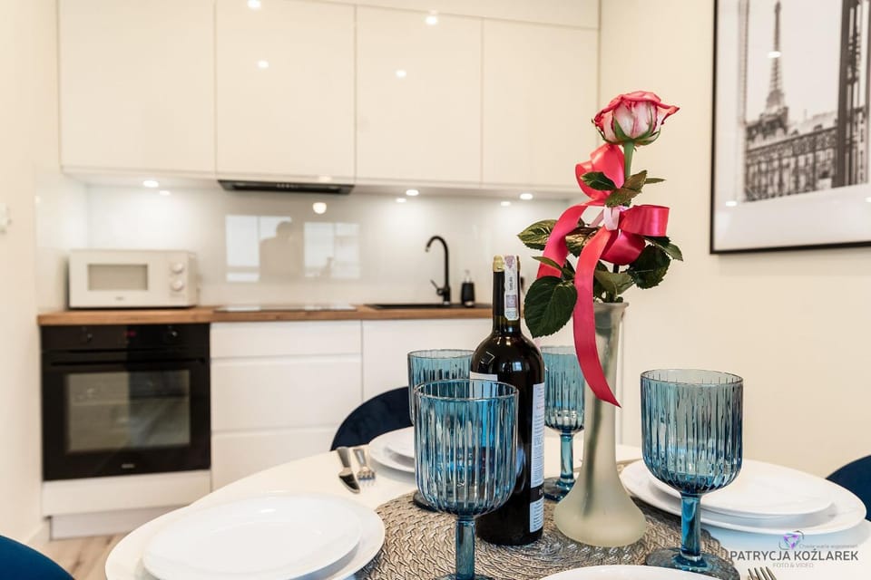 Kitchen or kitchenette, Dining area, pet friendly, stove