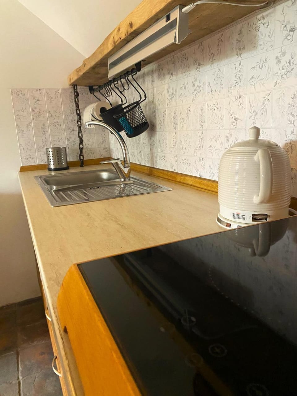 Kitchen or kitchenette, kitchen