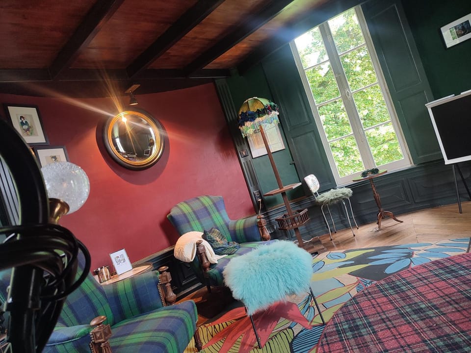 Seating area