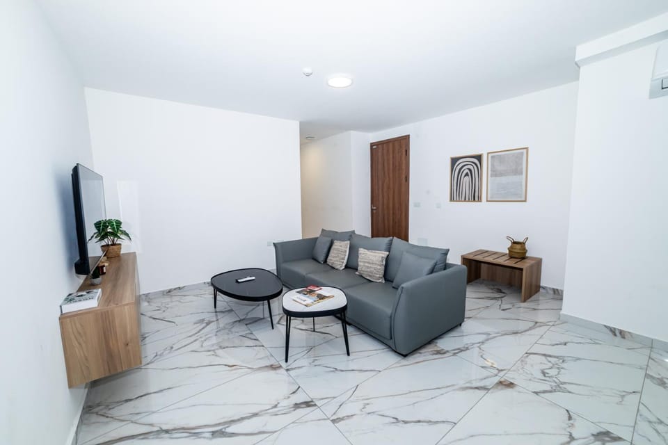 Modern 2-Bedroom Apartment with Terrace - By HostMT Apartment in Saint Paul's Bay