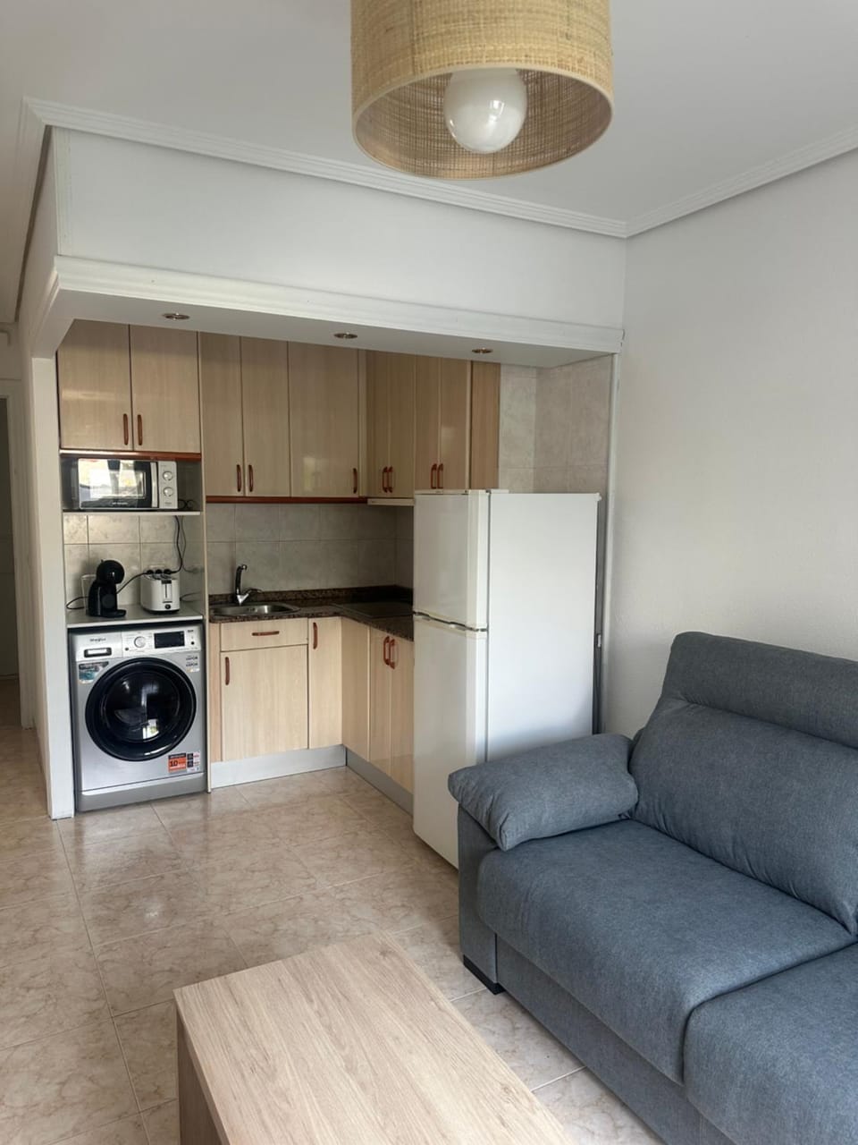 Kitchen or kitchenette, Living room, washing machine