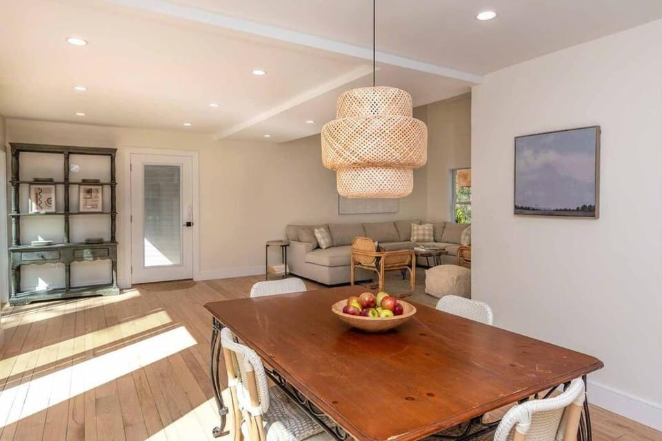 Large Family Home with Carriage House House in Tisbury