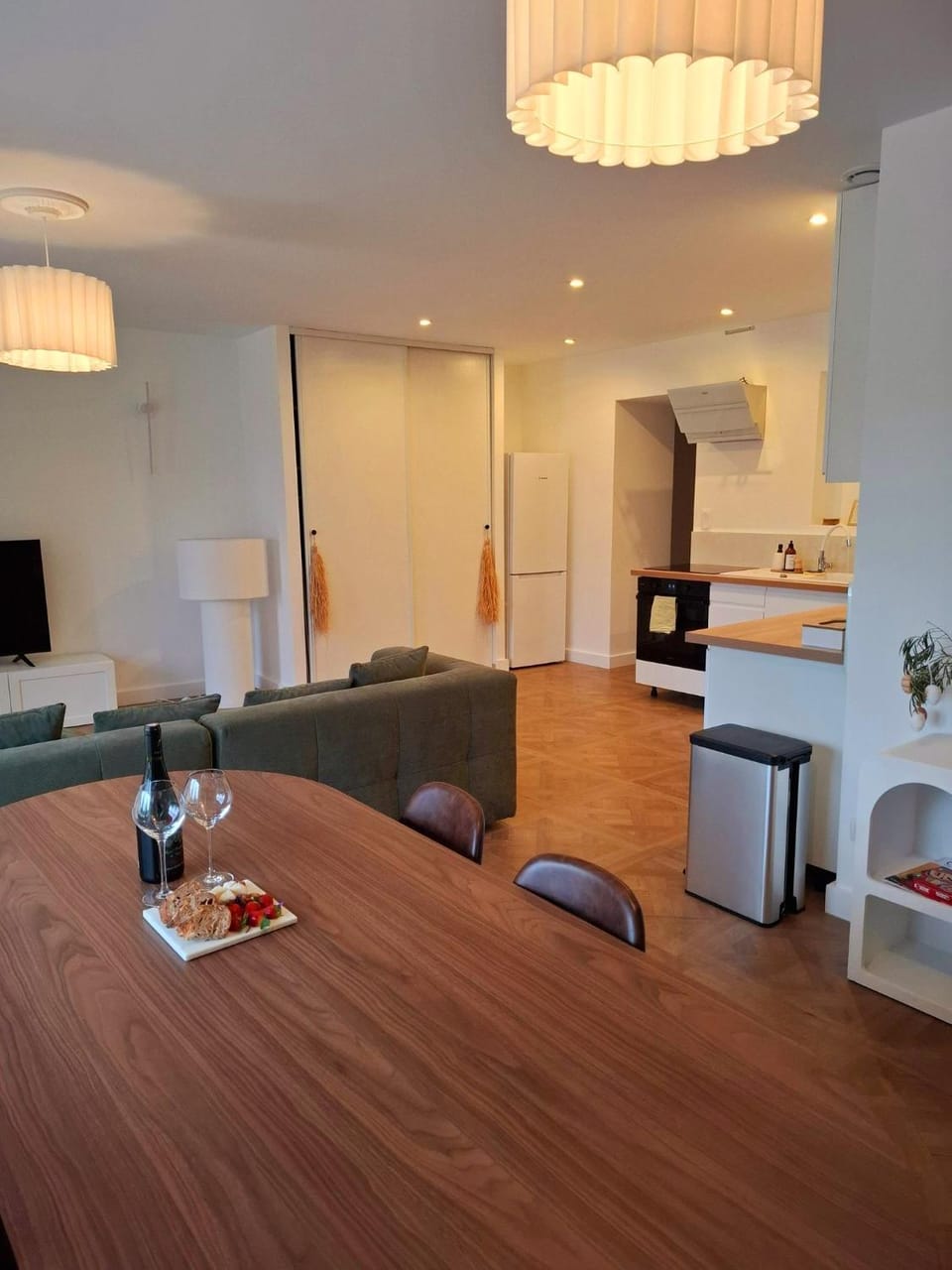 TV and multimedia, Kitchen or kitchenette, Living room