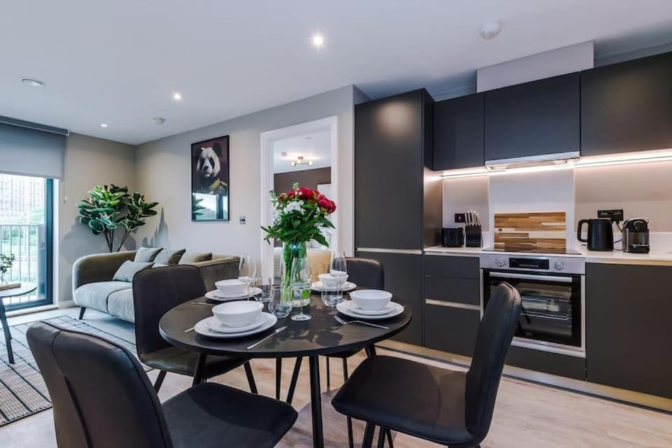 2 Bedroom Apartment Leeds City Centre Apartment in Leeds